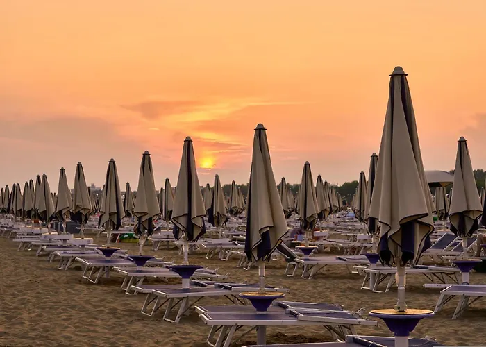 Modern Flat Near The With Pool * Bibione