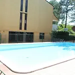 Modern Flat Near The With Pool *