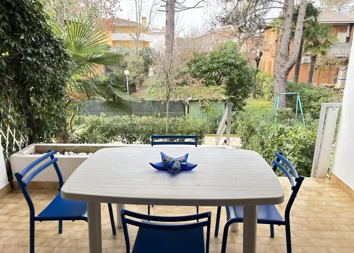 Modern Flat Near The With Pool Apartament Bibione