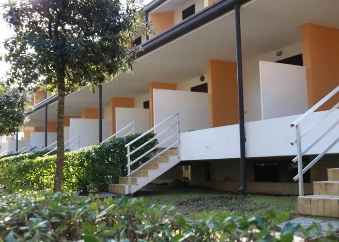 Modern Flat Near The With Pool Apartament Bibione